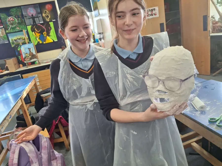 Yr 8 art club get plastered!